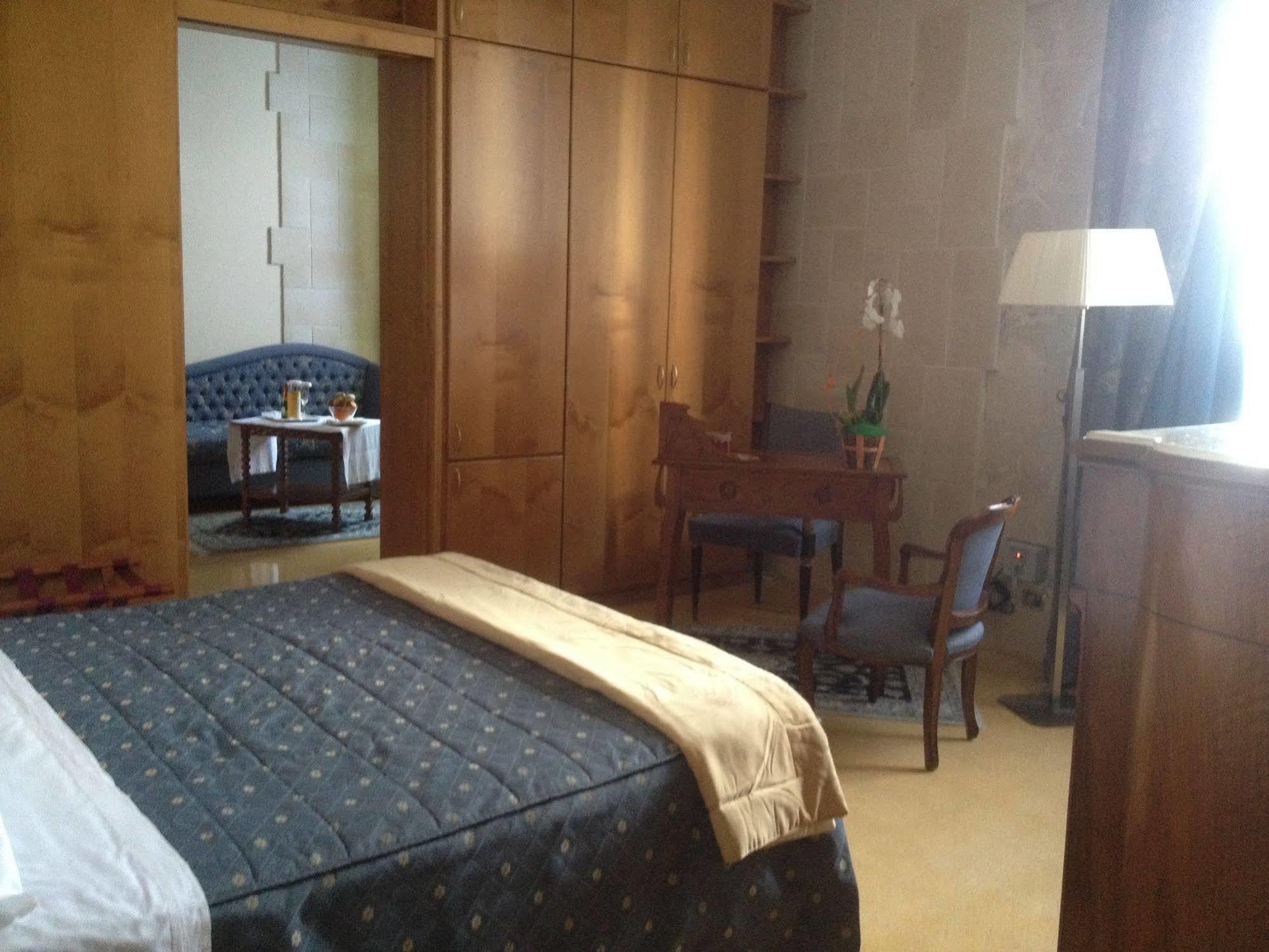 多莫斯马里阿贝尼西尔酒店 锡拉库扎 外观 照片