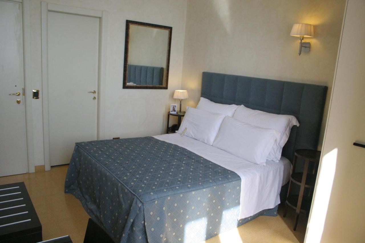 多莫斯马里阿贝尼西尔酒店 锡拉库扎 客房 照片